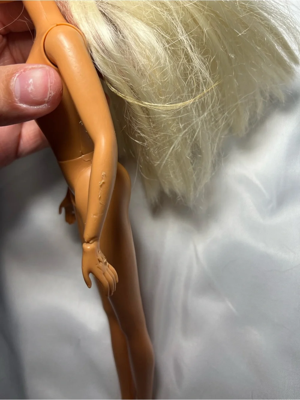 Vintage 1995 Barbie Doll Nude Blonde Hair Brown Streaks Blue Eyes Twist Body